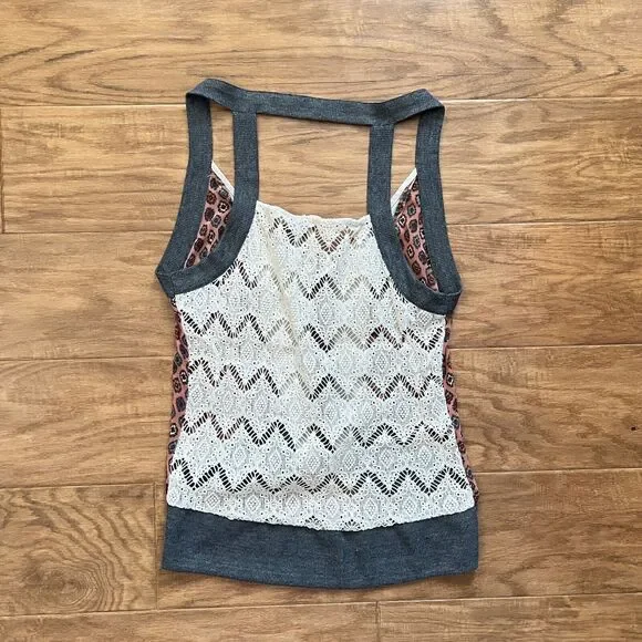 Gimmicks by BKE Pieced Vest Size M Lace Back Linen Printed Multicolor - Picture 4 of 10